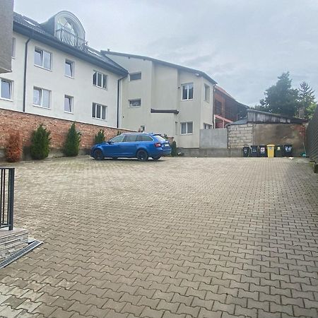 Pension Mora Cluj-Napoca Buitenkant foto