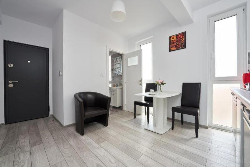 Pension Mora Cluj-Napoca Buitenkant foto