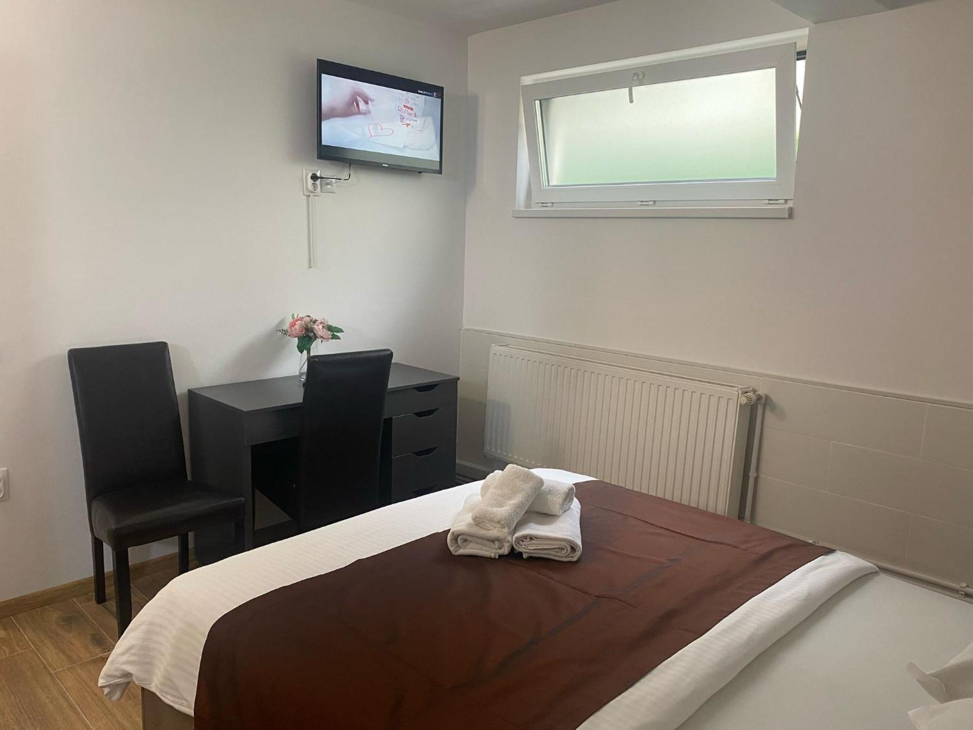 Pension Mora Cluj-Napoca Kamer foto